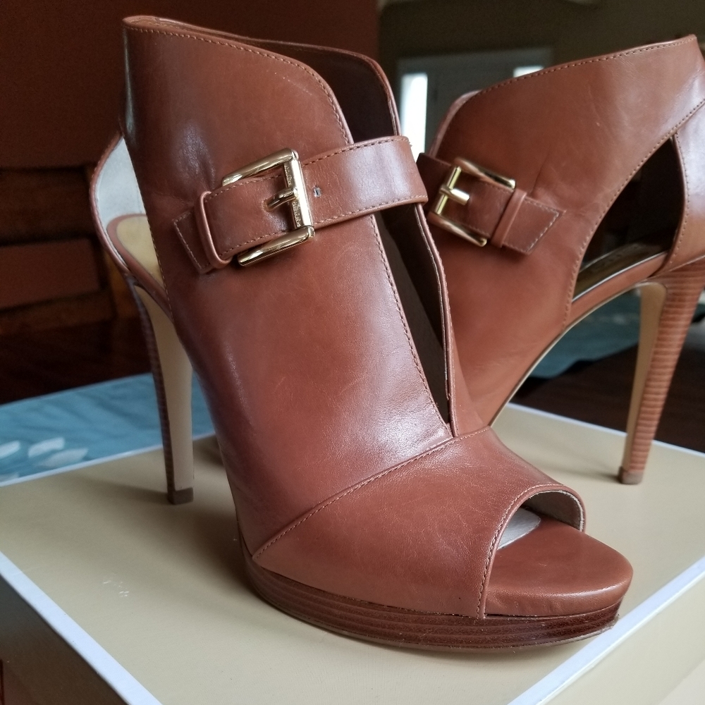 Michael Kors Isabella booties